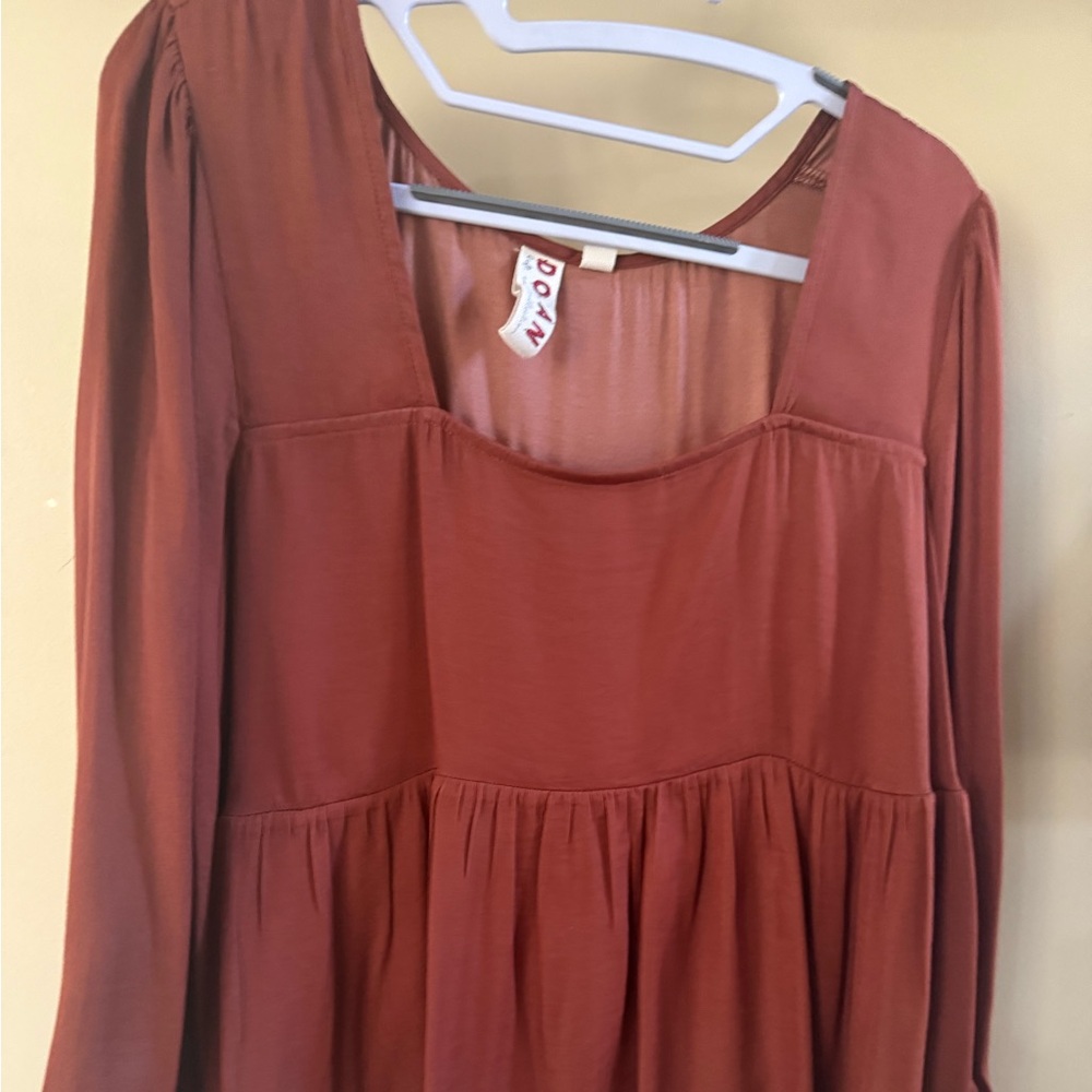 Women’s top. Very comfy & stylish Purchased at Anthropologie Size L, poly/rayon